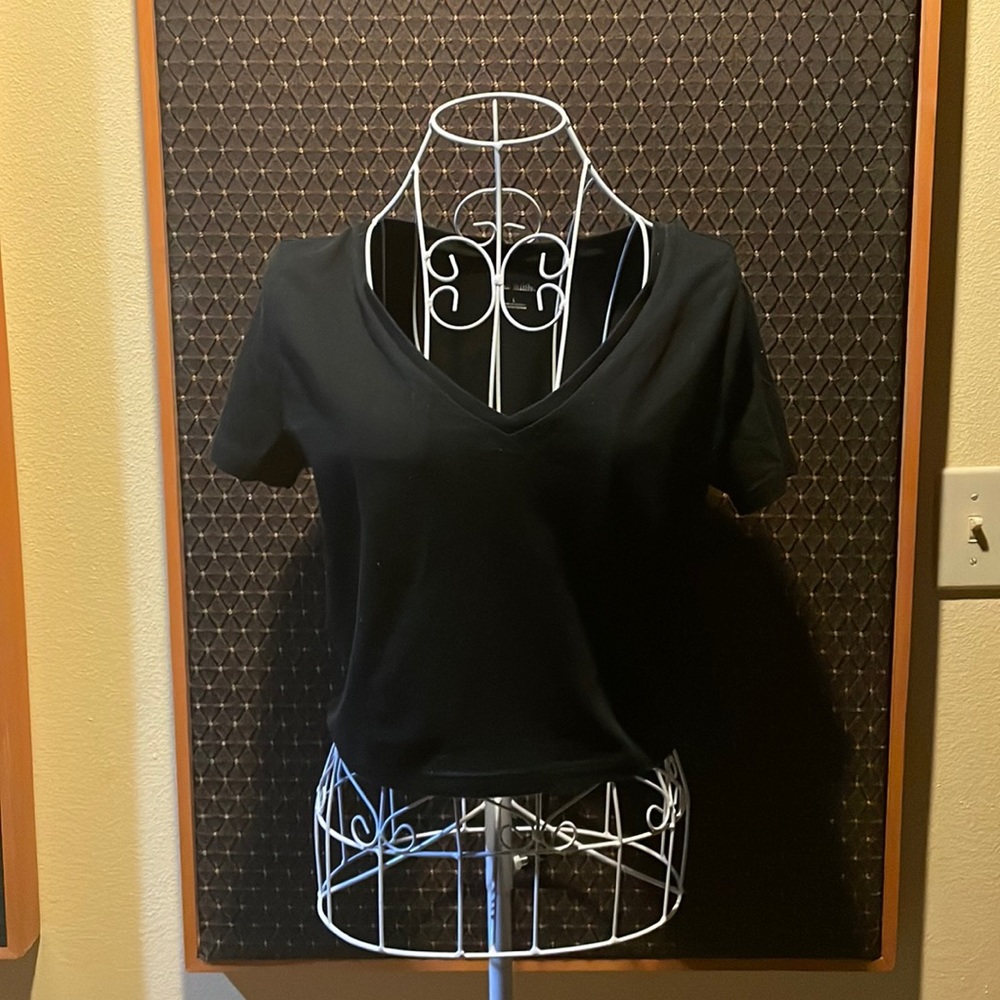 Black tee